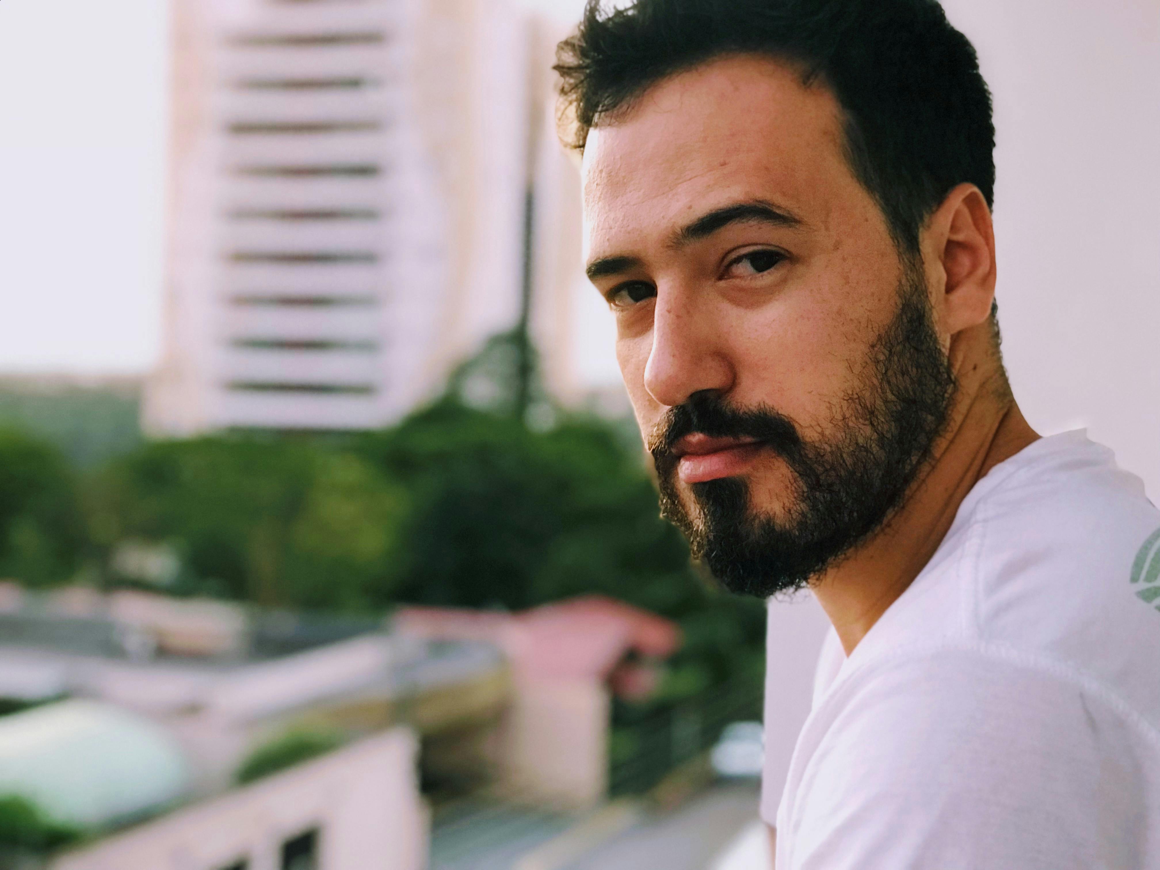 <em>Raúl H.</em>